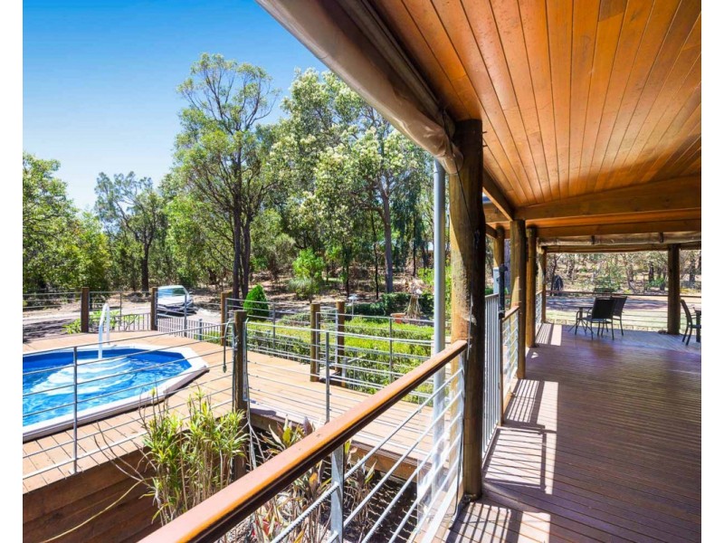 5 Watling Place, Bedfordale WA 6112