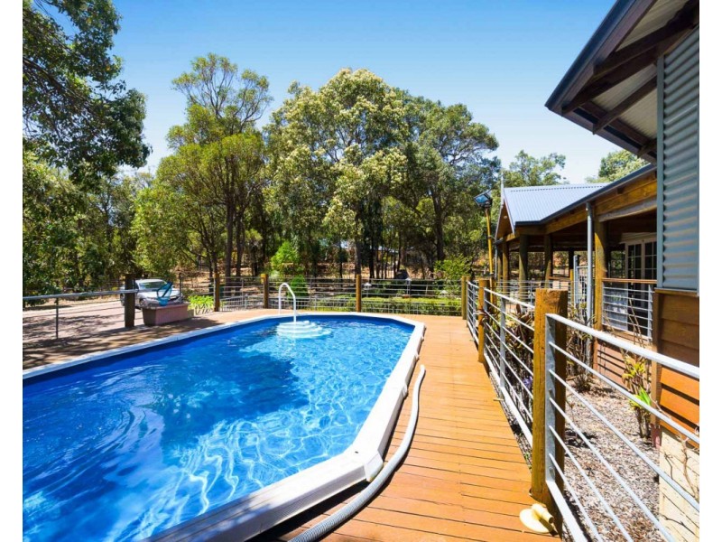 5 Watling Place, Bedfordale WA 6112