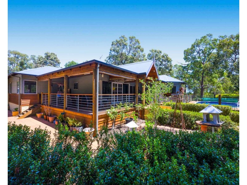 5 Watling Place, Bedfordale WA 6112