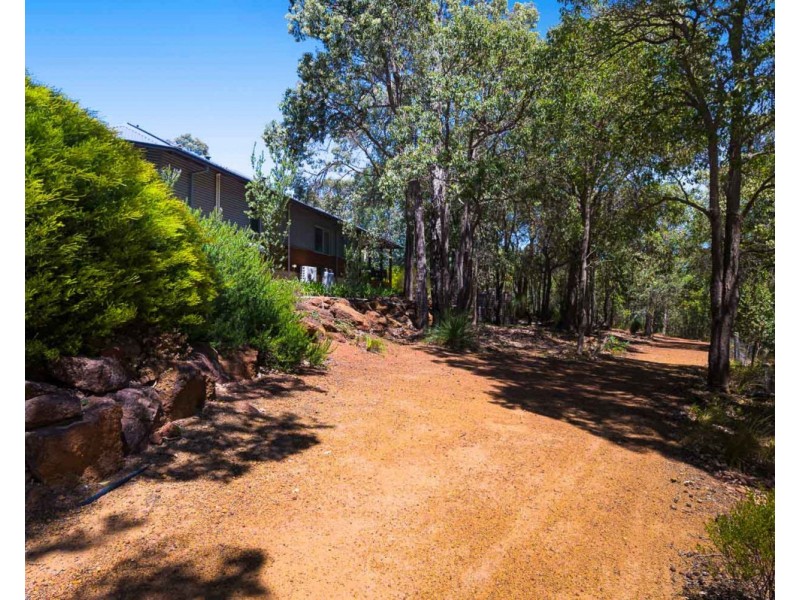 5 Watling Place, Bedfordale WA 6112