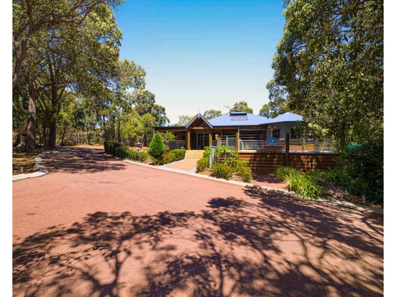 5 Watling Place, Bedfordale WA 6112