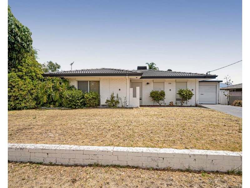 69 Railway Avenue, Kelmscott WA 6111