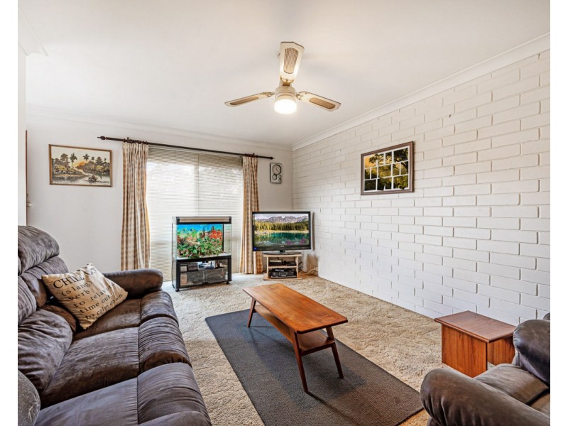 69 Railway Avenue, Kelmscott WA 6111