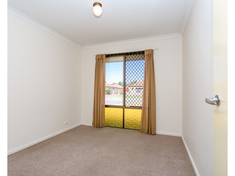 9 Toledo Close, Cannington WA 6107