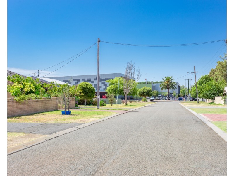 9 Toledo Close, Cannington WA 6107