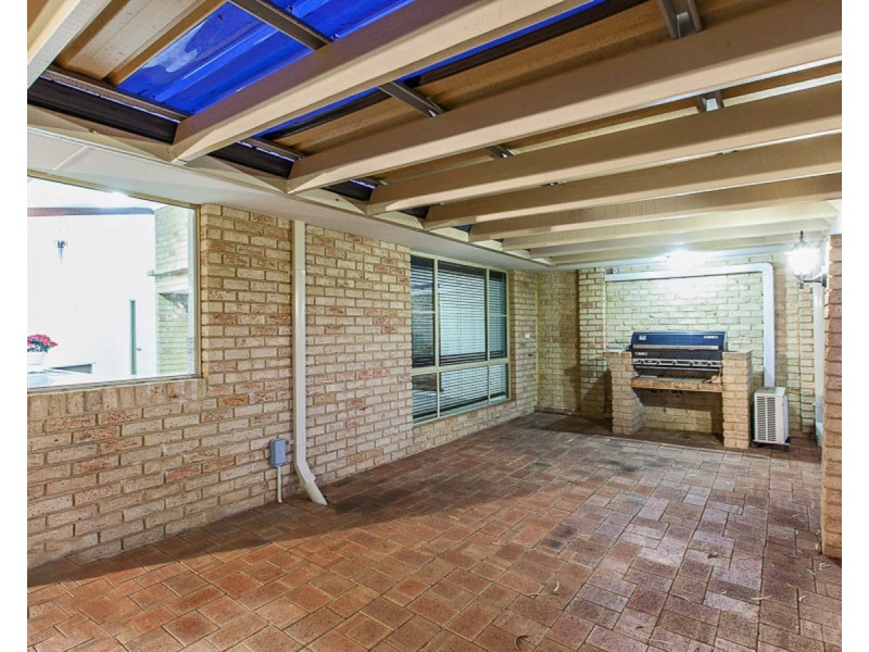 2 Chardonnay Grove, Mount Nasura WA 6112