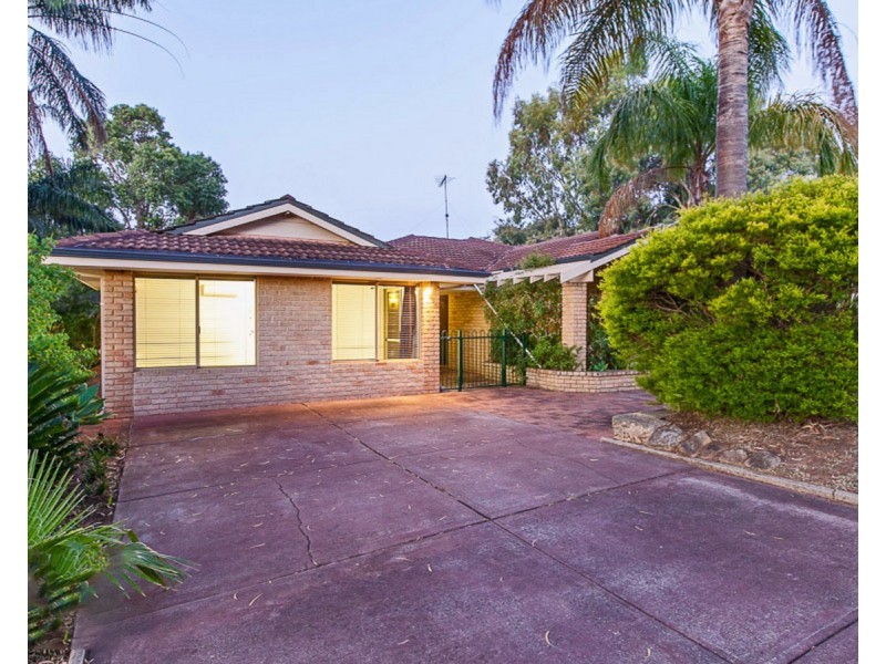 2 Chardonnay Grove, Mount Nasura WA 6112