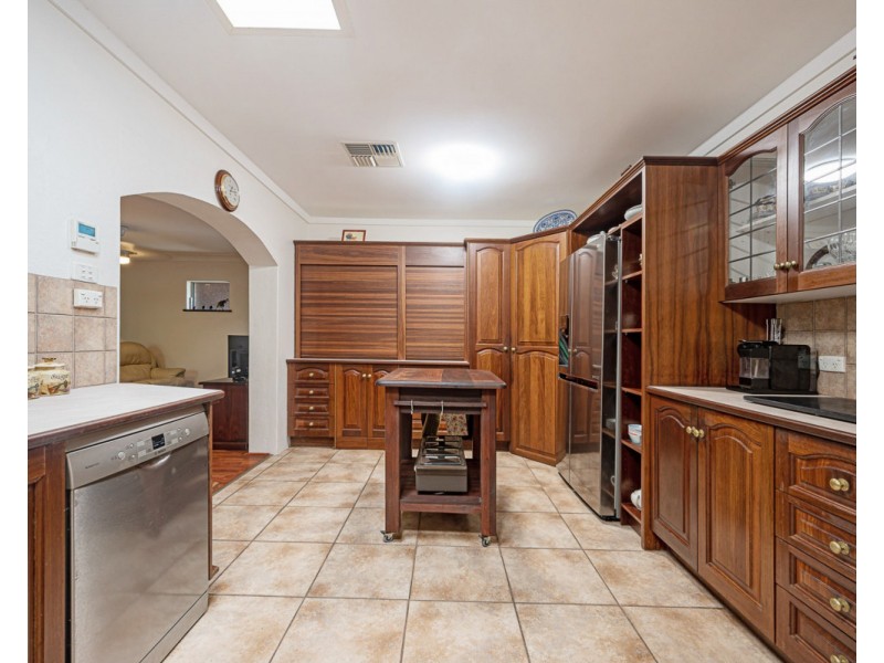 24 Canns Road, Mount Nasura WA 6112