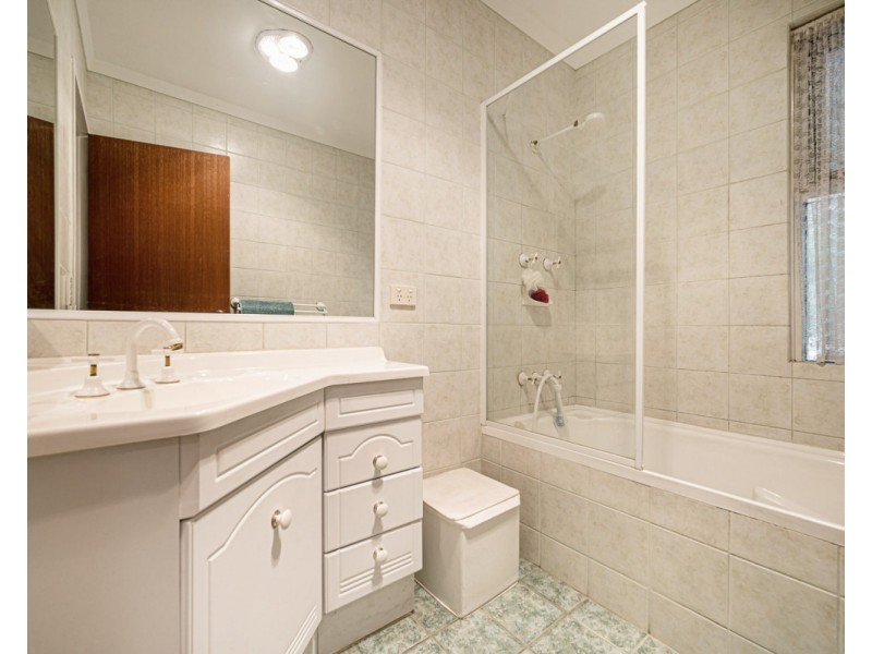 24 Canns Road, Mount Nasura WA 6112