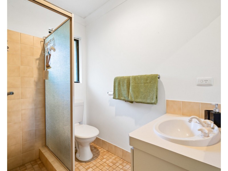 1 Garland Road, Roleystone WA 6111