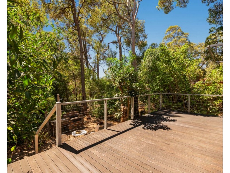 1 Garland Road, Roleystone WA 6111