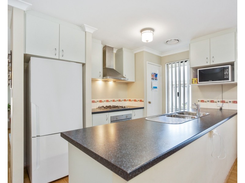 6 Sachem Bend, Piara Waters WA 6112
