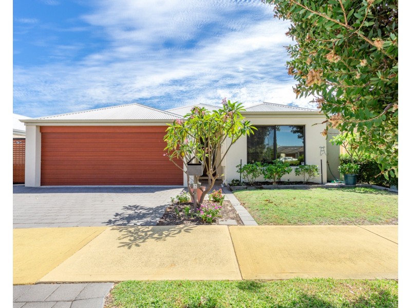 6 Sachem Bend, Piara Waters WA 6112