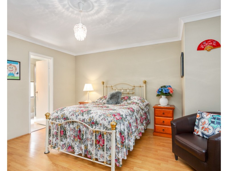 6 Sachem Bend, Piara Waters WA 6112