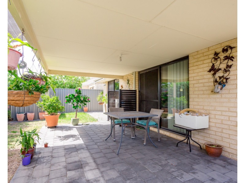 6 Sachem Bend, Piara Waters WA 6112
