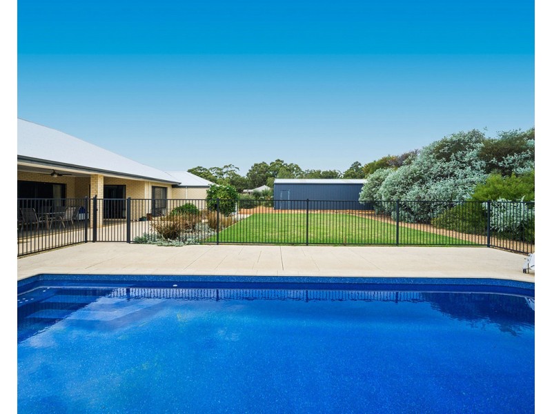 27 Arania Place, Bedfordale WA 6112