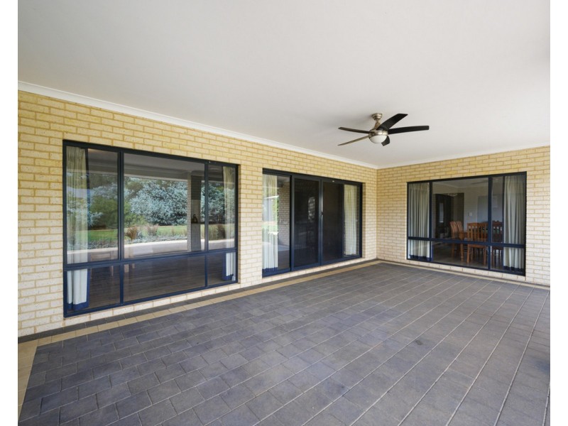 27 Arania Place, Bedfordale WA 6112