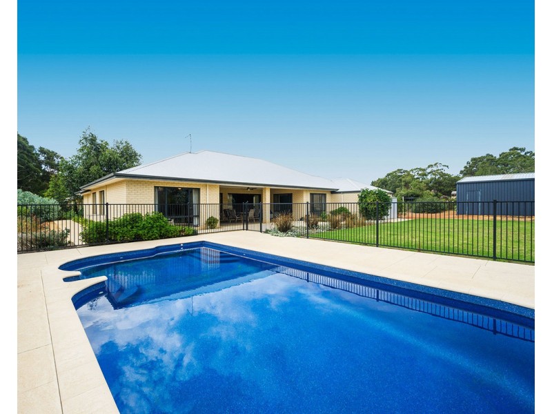 27 Arania Place, Bedfordale WA 6112