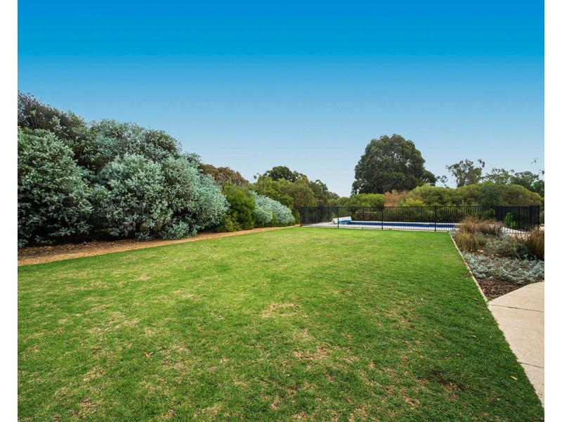 27 Arania Place, Bedfordale WA 6112