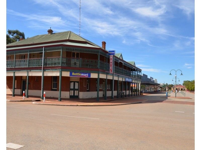 16 Parker Street, Quairading WA 6383