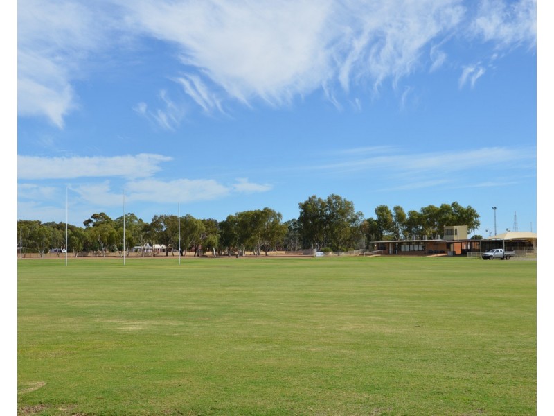 16 Parker Street, Quairading WA 6383