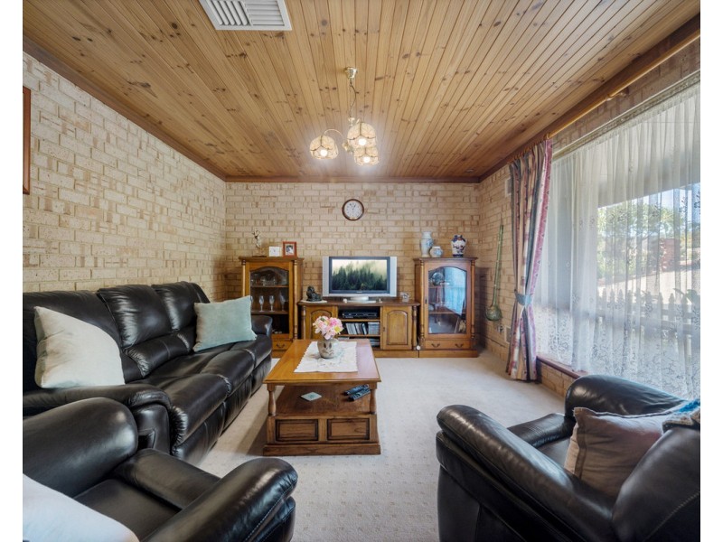 11 Harrison Road, Mount Richon WA 6112