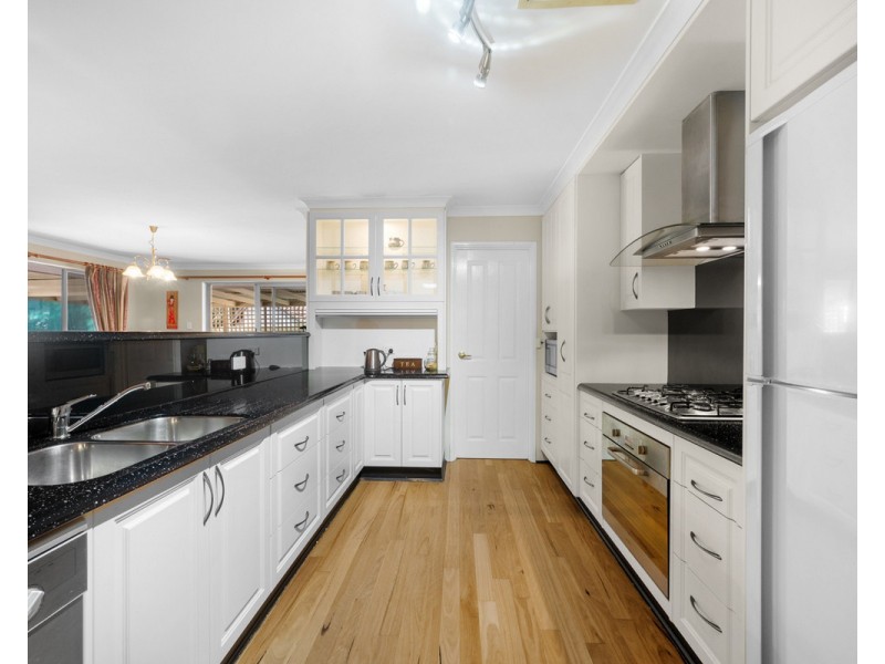 11 Harrison Road, Mount Richon WA 6112