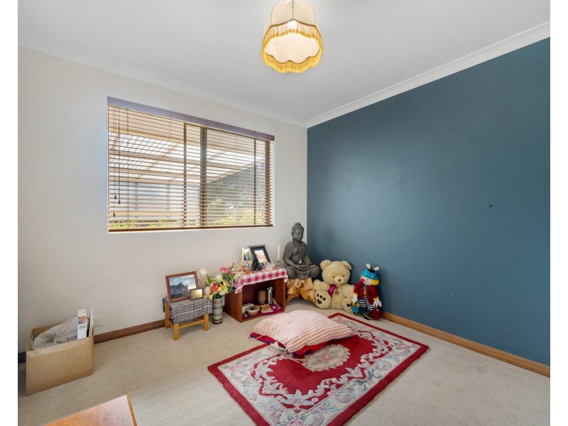 11 Harrison Road, Mount Richon WA 6112