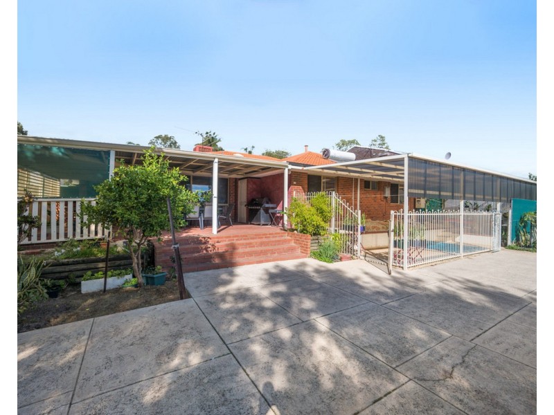 11 Harrison Road, Mount Richon WA 6112