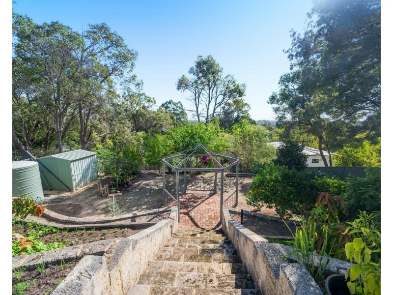 11 Harrison Road, Mount Richon WA 6112