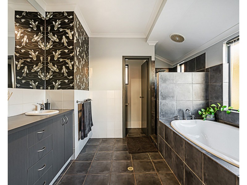 59 Bromfield Drive, Kelmscott WA 6111