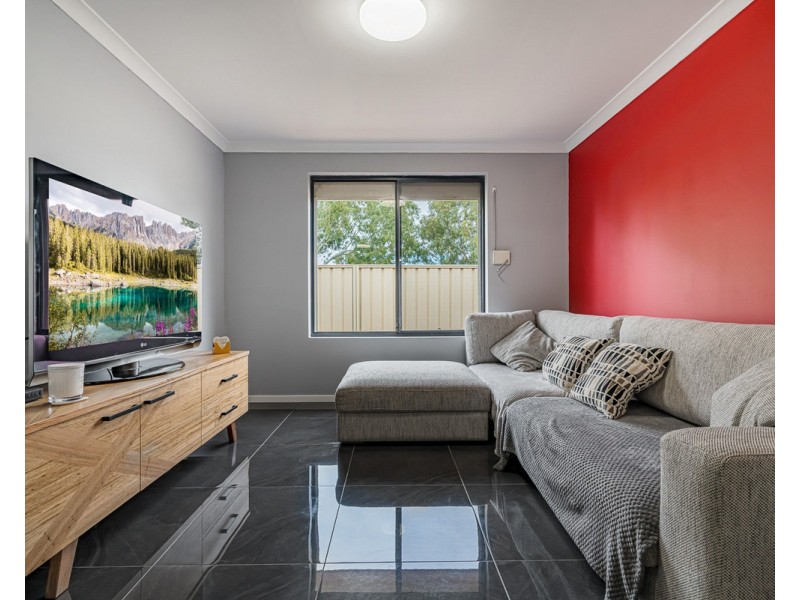 15 Milano Loop, Seville Grove WA 6112