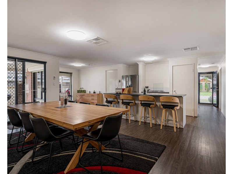 15 Milano Loop, Seville Grove WA 6112