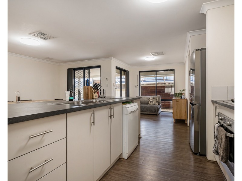 15 Milano Loop, Seville Grove WA 6112