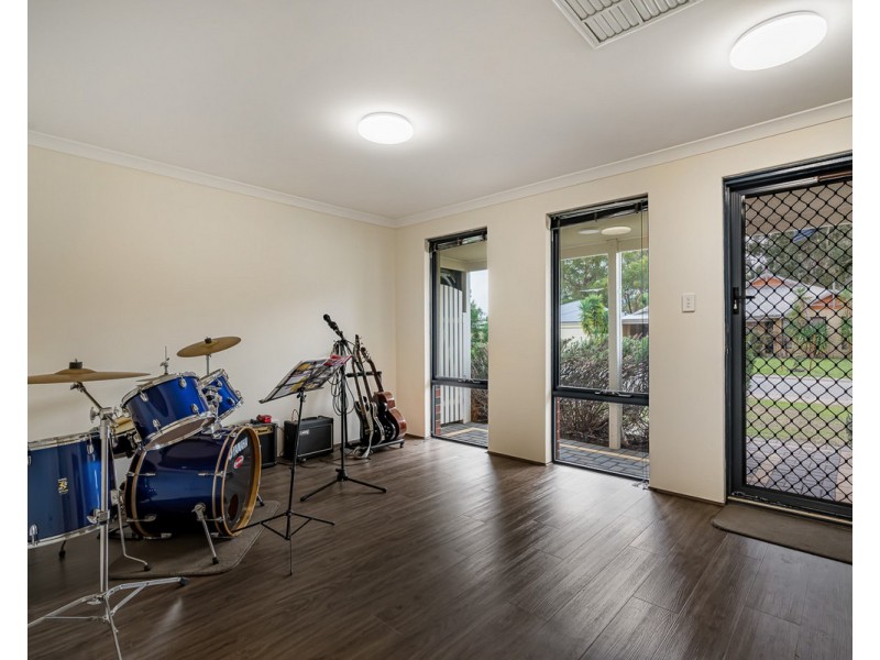 15 Milano Loop, Seville Grove WA 6112