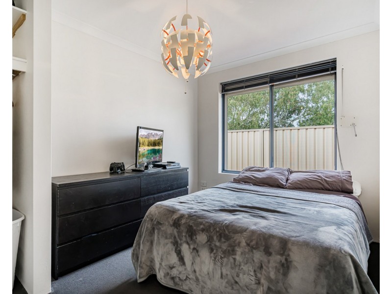 15 Milano Loop, Seville Grove WA 6112