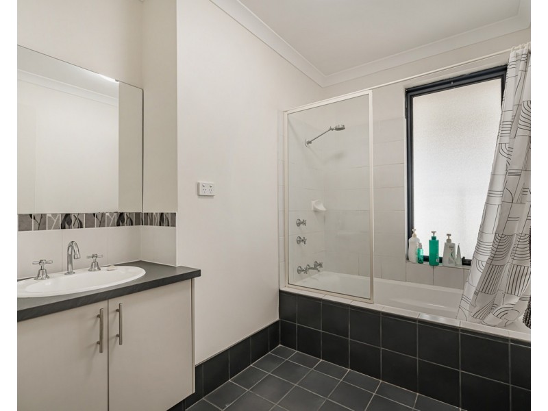 15 Milano Loop, Seville Grove WA 6112