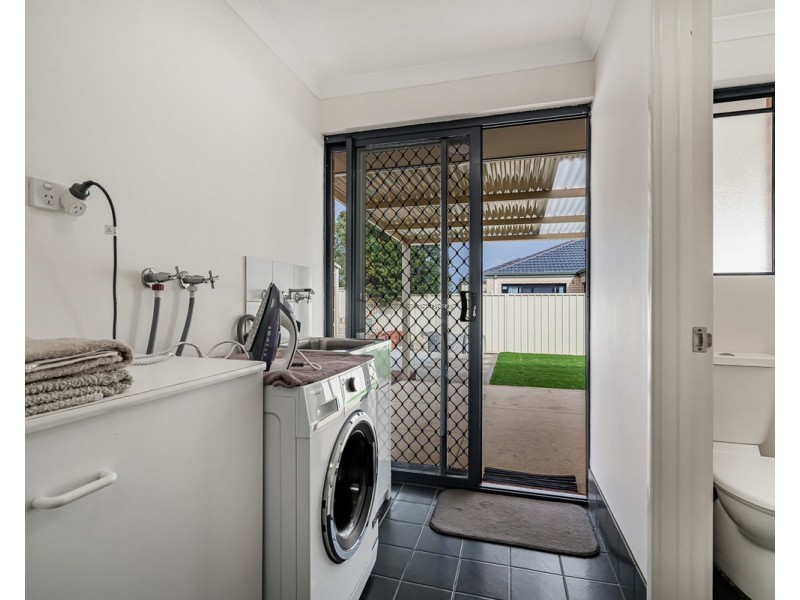 15 Milano Loop, Seville Grove WA 6112