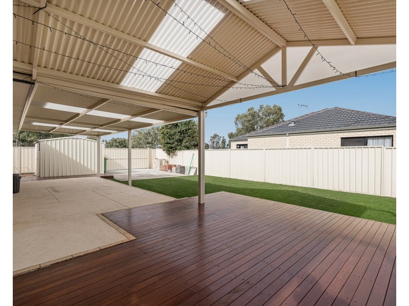 15 Milano Loop, Seville Grove WA 6112