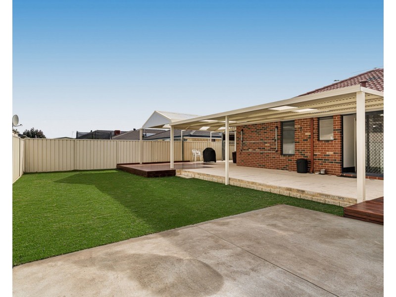 15 Milano Loop, Seville Grove WA 6112