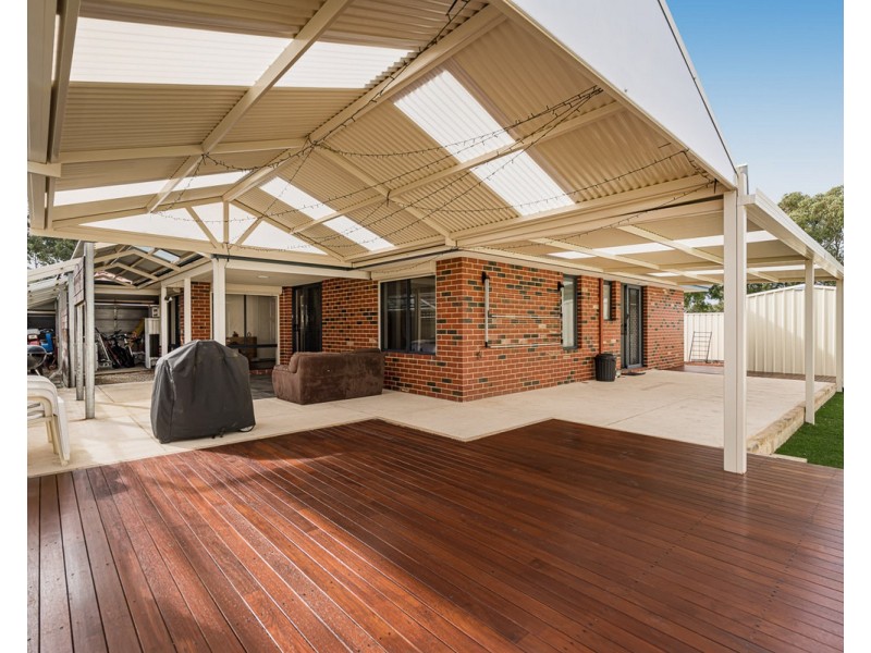 15 Milano Loop, Seville Grove WA 6112