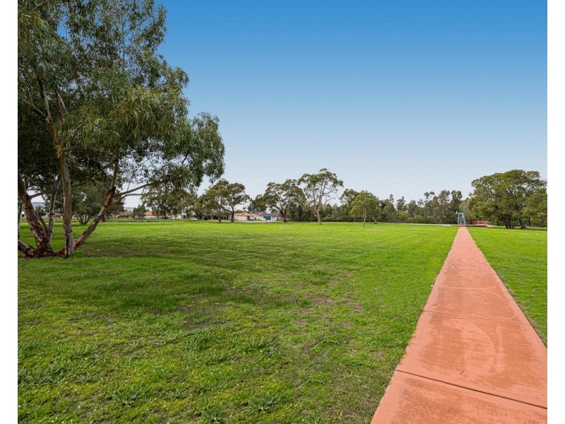 15 Milano Loop, Seville Grove WA 6112