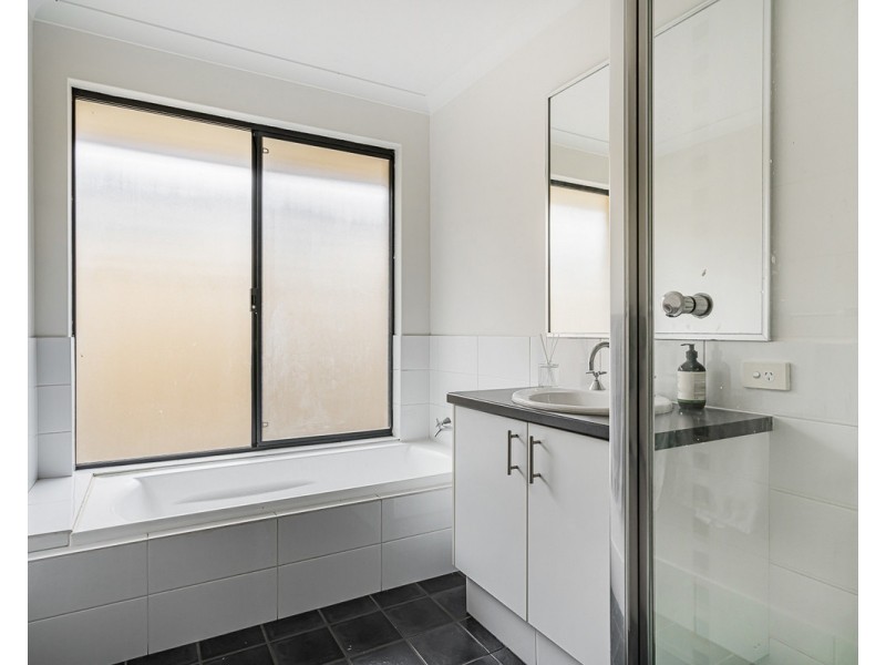 14 Pardalote Road, Harrisdale WA 6112