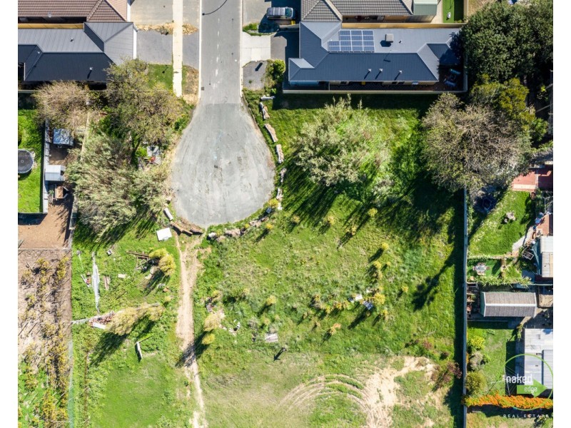 27 Hazelwood Road, Maddington WA 6109