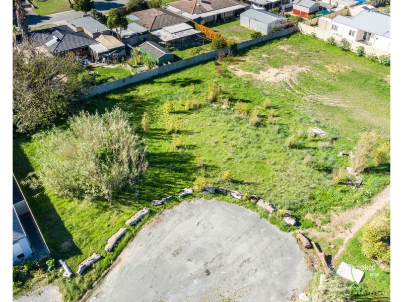 27 Hazelwood Road, Maddington WA 6109