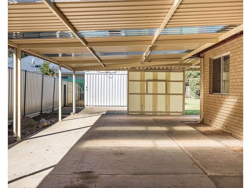 5 Bavich Road, Armadale WA 6112