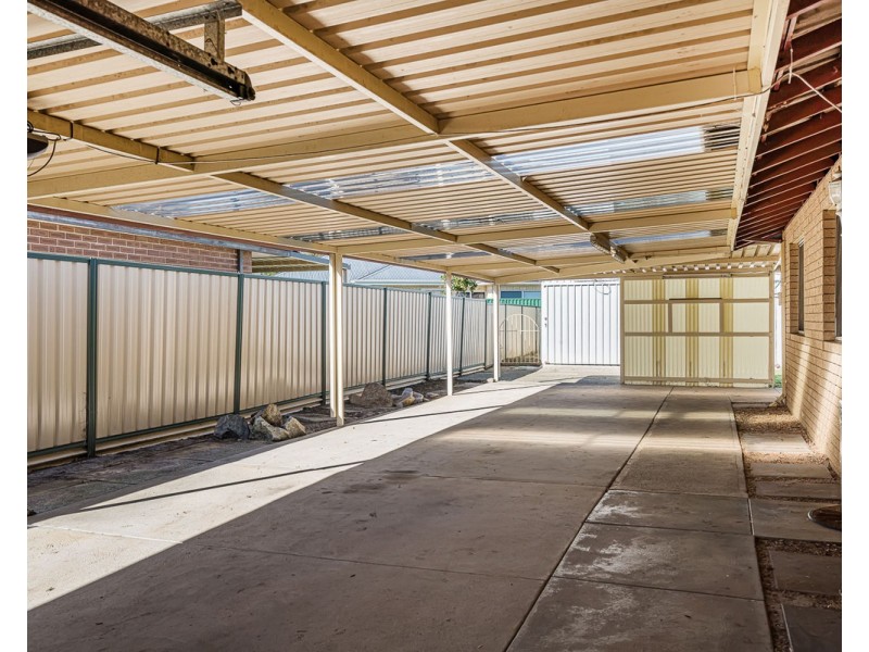 5 Bavich Road, Armadale WA 6112