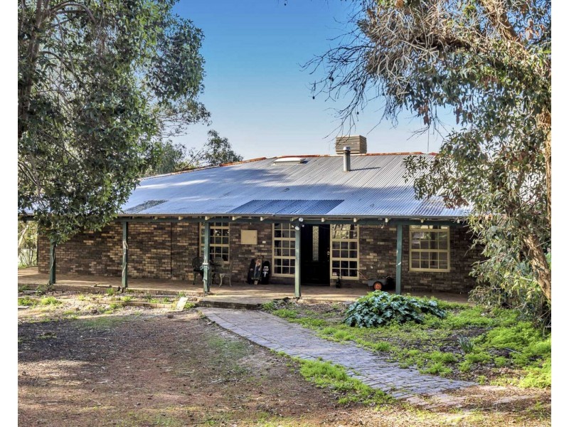 24 Nelson Street, Bedfordale WA 6112