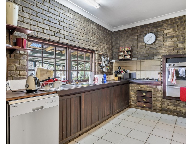 24 Nelson Street, Bedfordale WA 6112