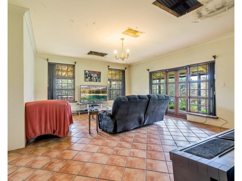 24 Nelson Street, Bedfordale WA 6112